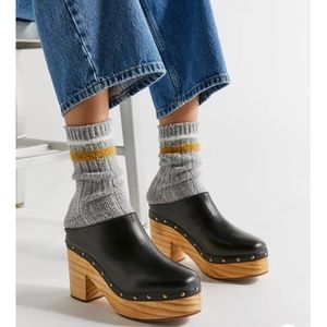 urban outfitters clogs
